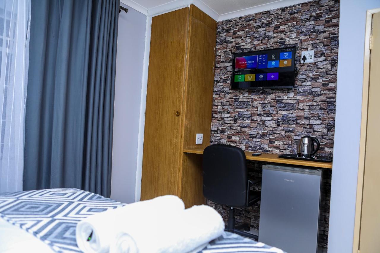 Delux Guesthouse Volksrust Екстер'єр фото