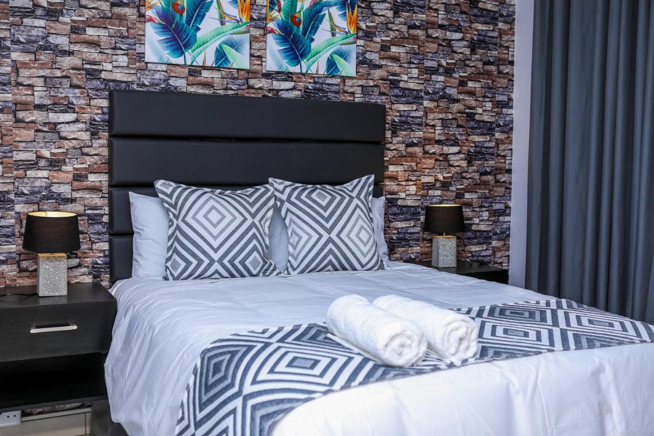 Delux Guesthouse Volksrust Екстер'єр фото