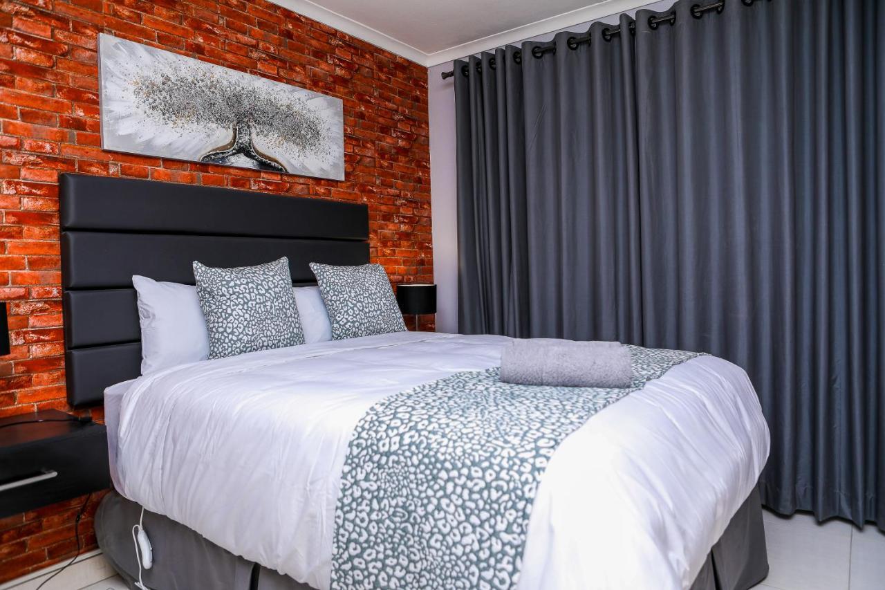 Delux Guesthouse Volksrust Екстер'єр фото