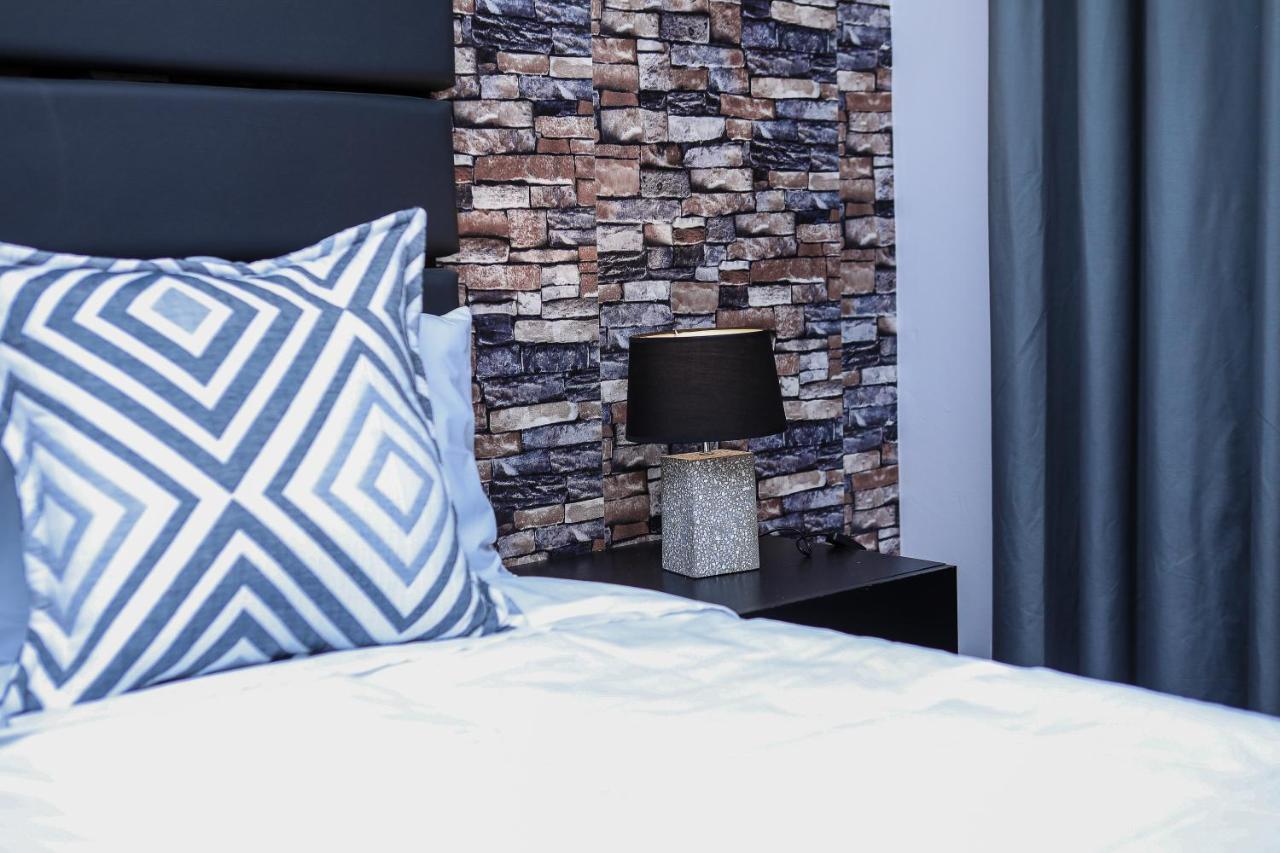Delux Guesthouse Volksrust Екстер'єр фото
