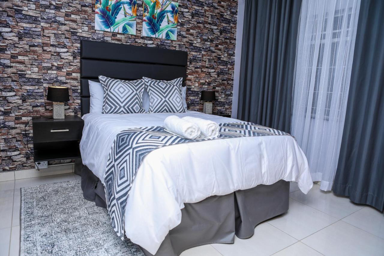 Delux Guesthouse Volksrust Екстер'єр фото
