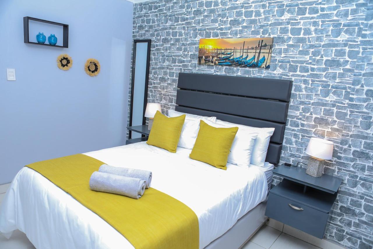 Delux Guesthouse Volksrust Екстер'єр фото