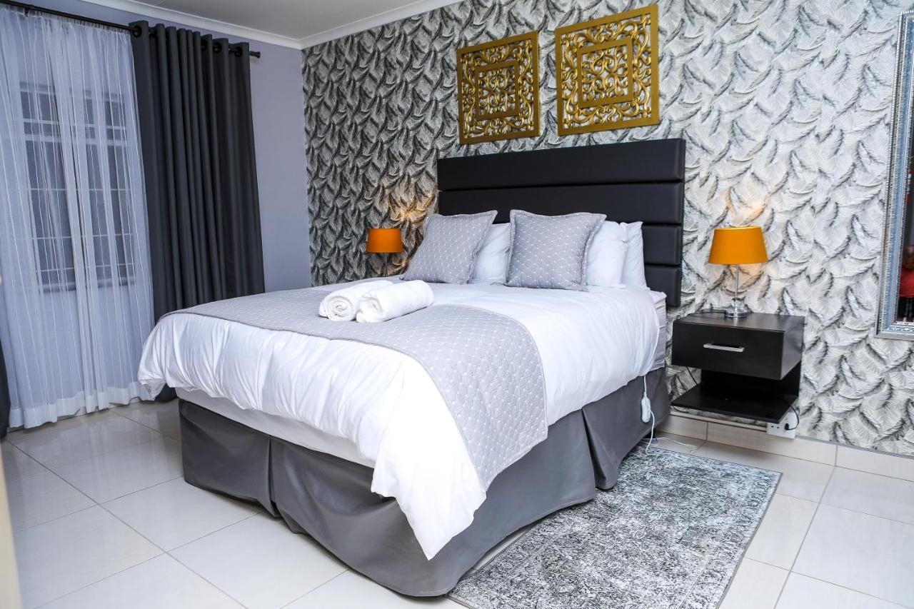 Delux Guesthouse Volksrust Екстер'єр фото