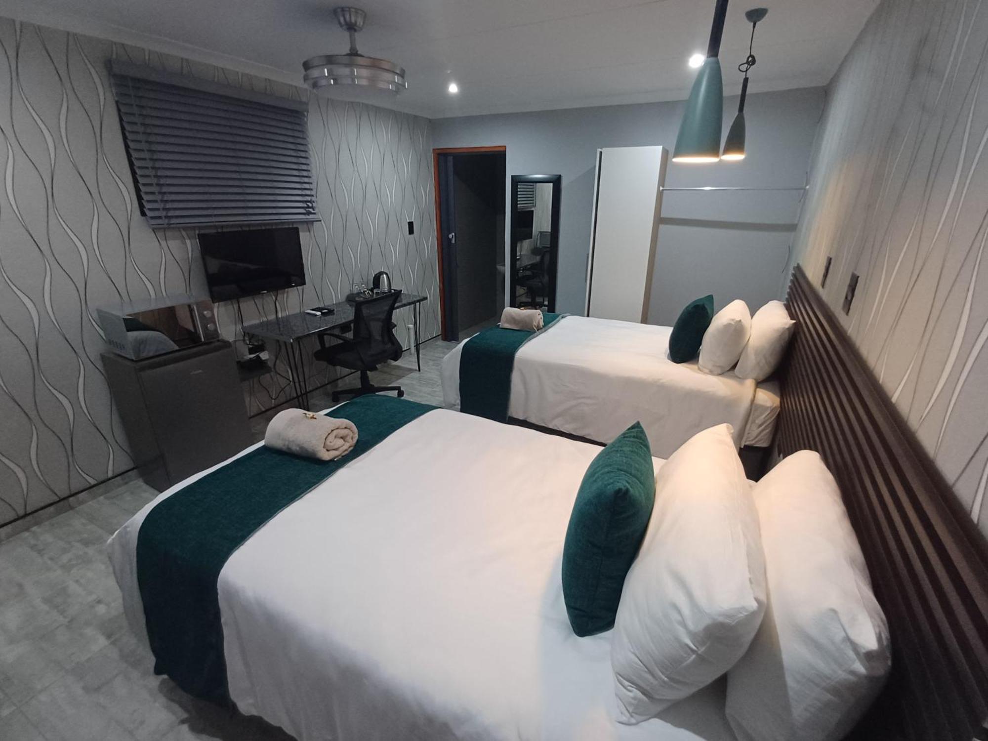 Delux Guesthouse Volksrust Екстер'єр фото