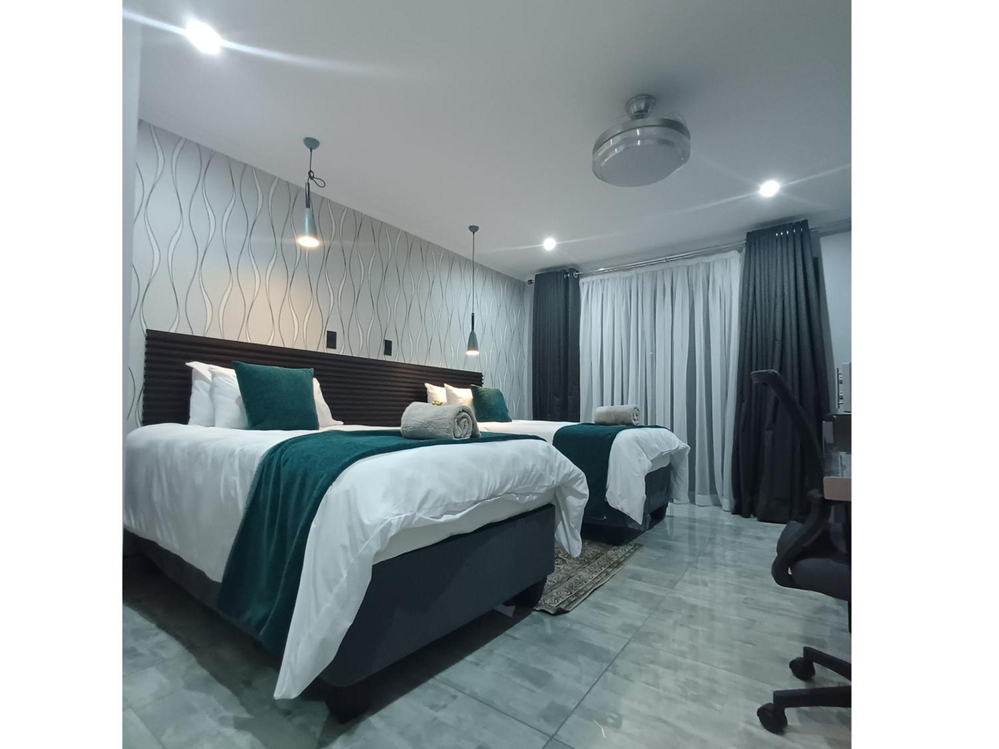 Delux Guesthouse Volksrust Екстер'єр фото