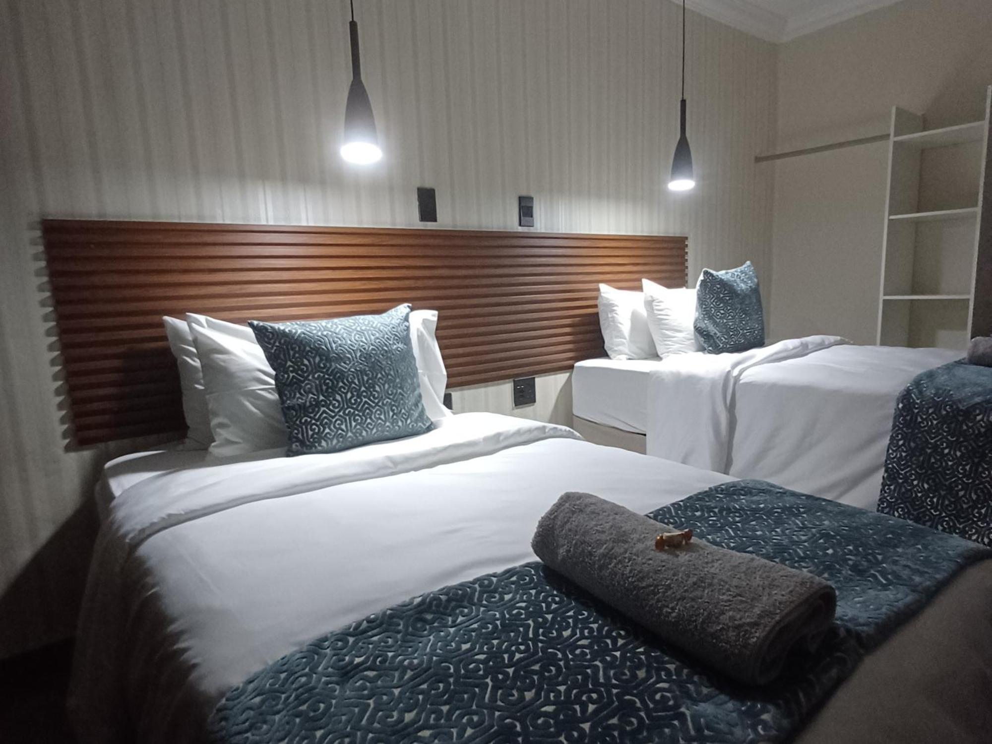 Delux Guesthouse Volksrust Екстер'єр фото