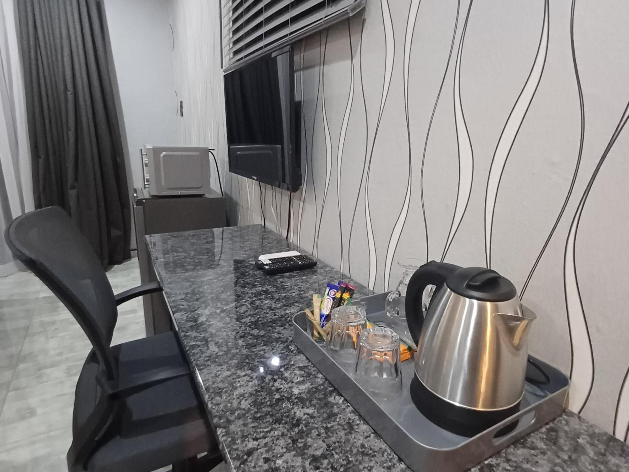 Delux Guesthouse Volksrust Екстер'єр фото