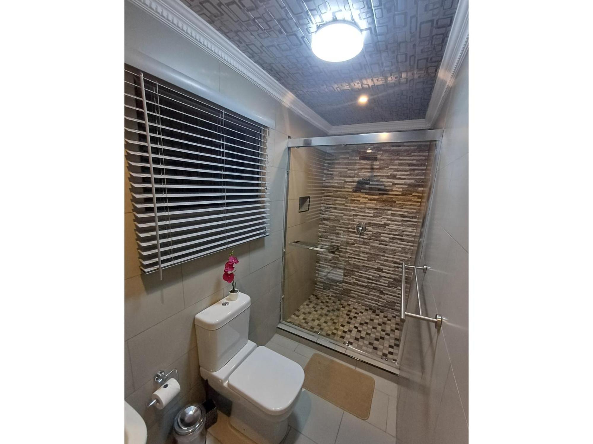 Delux Guesthouse Volksrust Екстер'єр фото