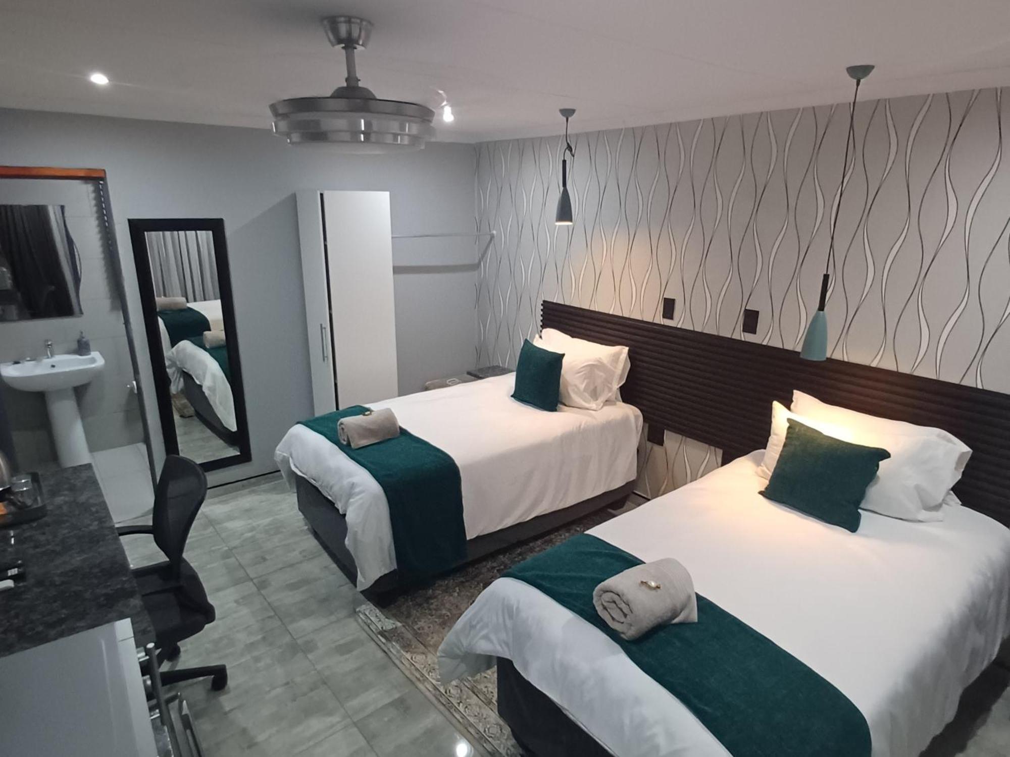 Delux Guesthouse Volksrust Екстер'єр фото