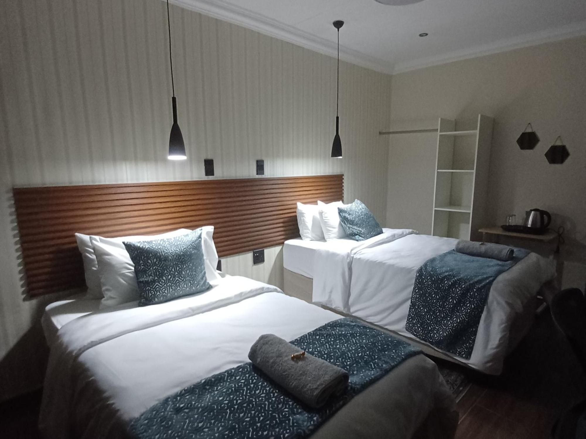 Delux Guesthouse Volksrust Екстер'єр фото